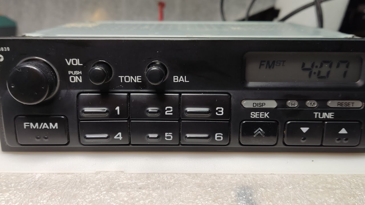 Estereo radio Am Fm Nissan Tsuru 3 dos puertas OEM Clarion