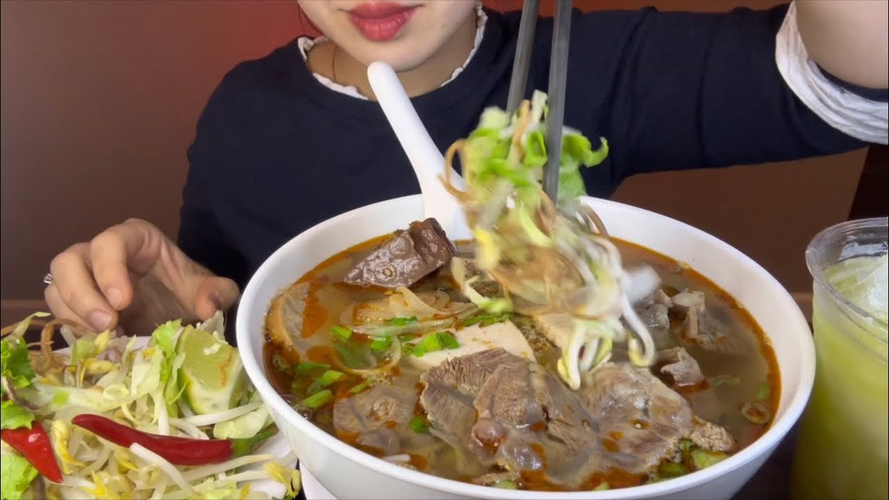 🇻🇳 SPICY BEEF NOODLES || BÚN BÒ HUẾ || ASMR MUKBANG ( no talking )