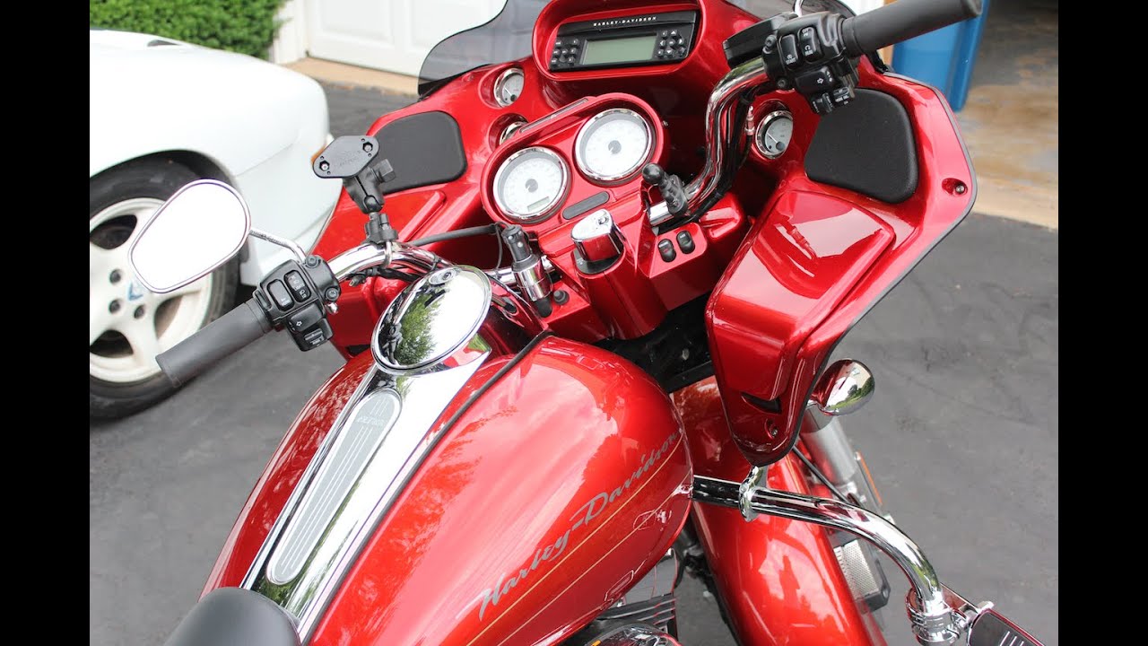 2013 H-D Road Glide Inner Fairing & Instrument Cluster Removal for Paint