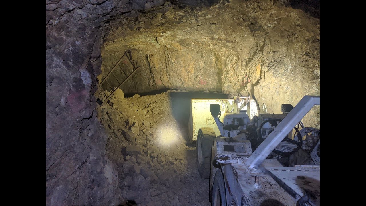 Underground Parking Area & Hydraulic Cylinder Reseal: Hard Rock Gold Mining Episode 26