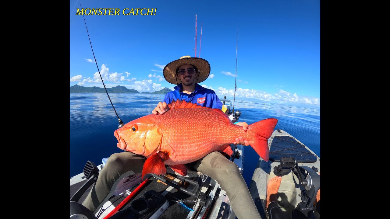 Catching monster fish on kayak! Vara Vara! 100 meter Jigging!