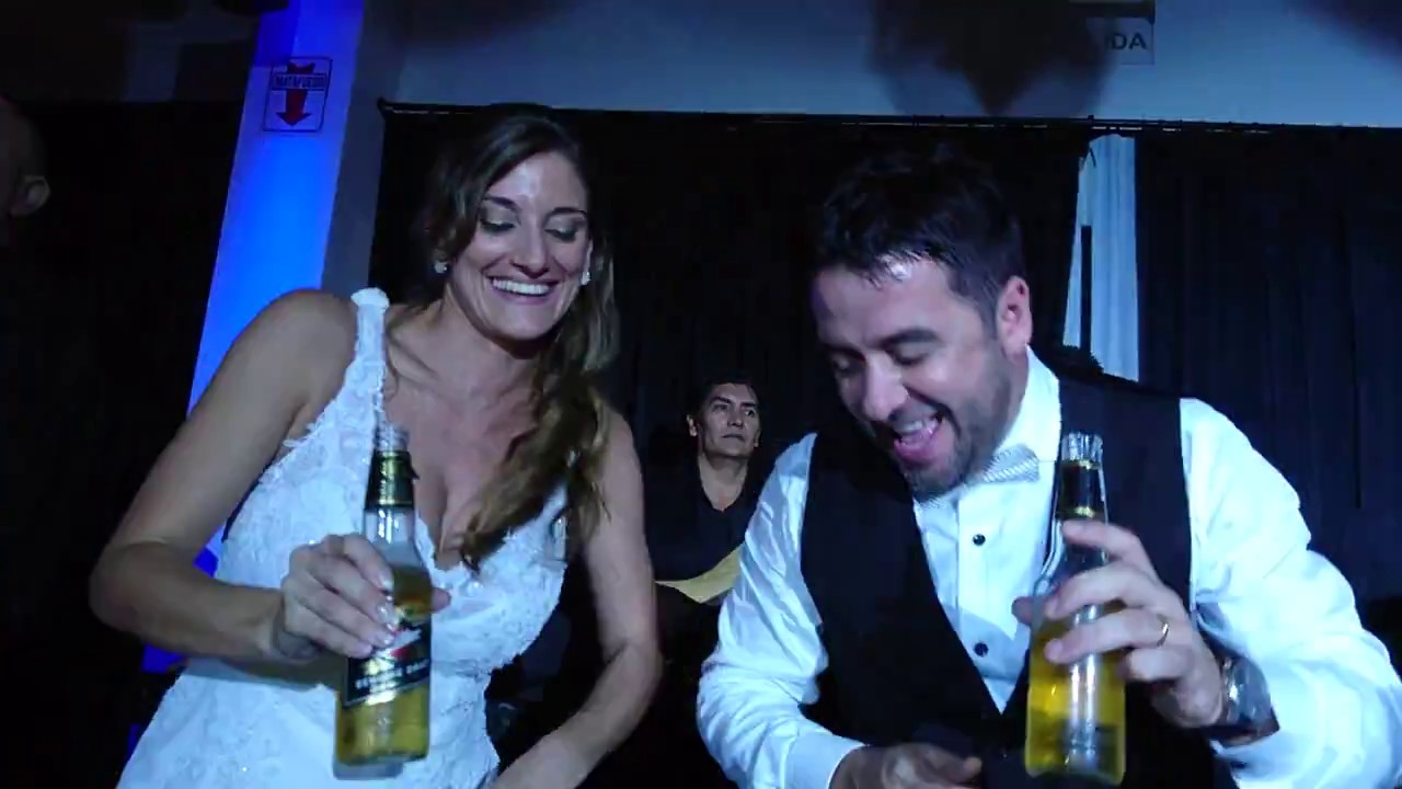 Mario Pereira salvaje show en casorio! (720p60)