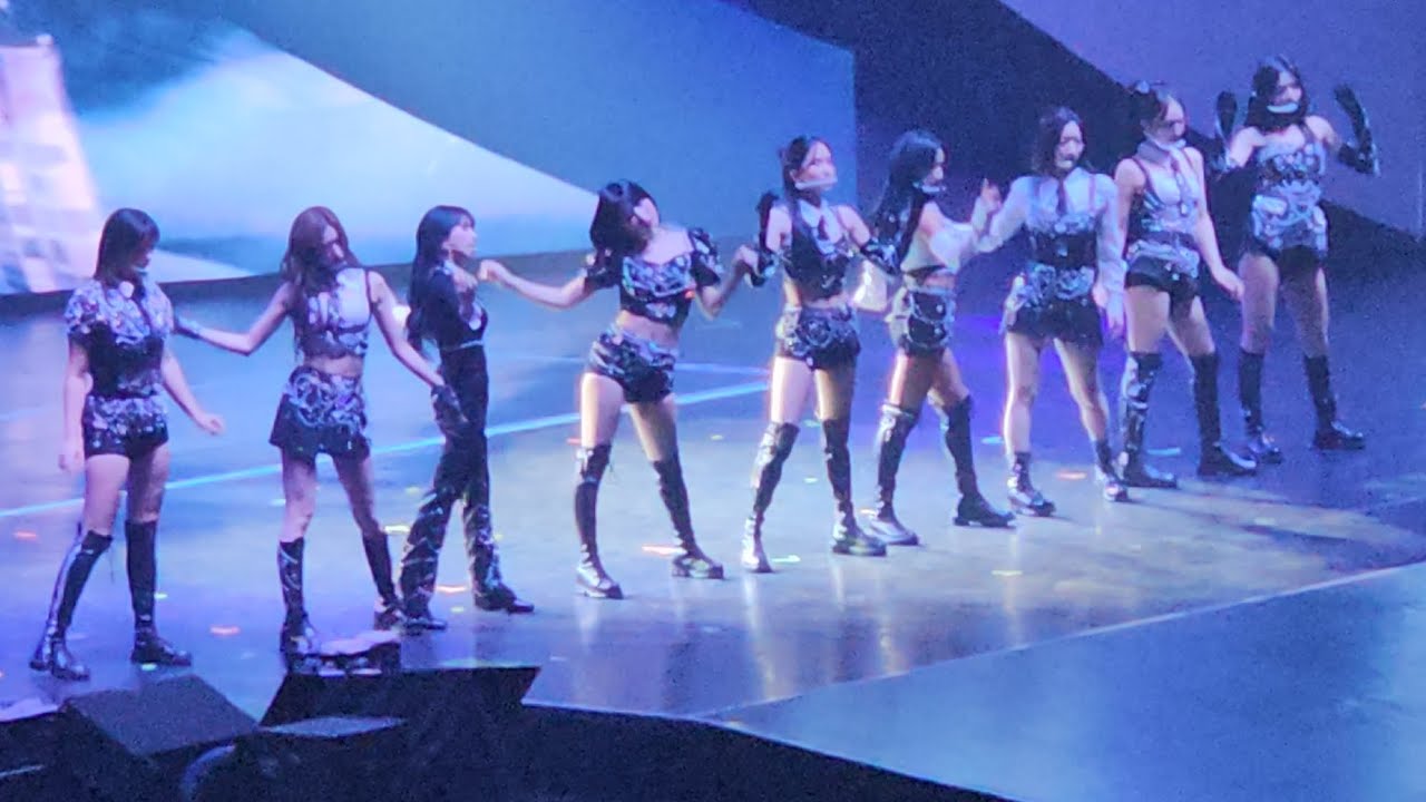 TWICE (트와이스) - SET ME FREE (ENG VER.) [READY TO BE in SINGAPORE] 4k fancam 직캠 2023.09.02