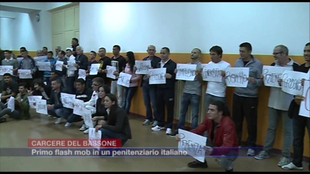 Etg - Flash mob al Bassone, il primo in un carcere italiano