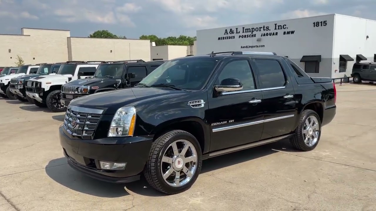 Escalade EXT Premium 2013 года, пробег 27 тыс. миль