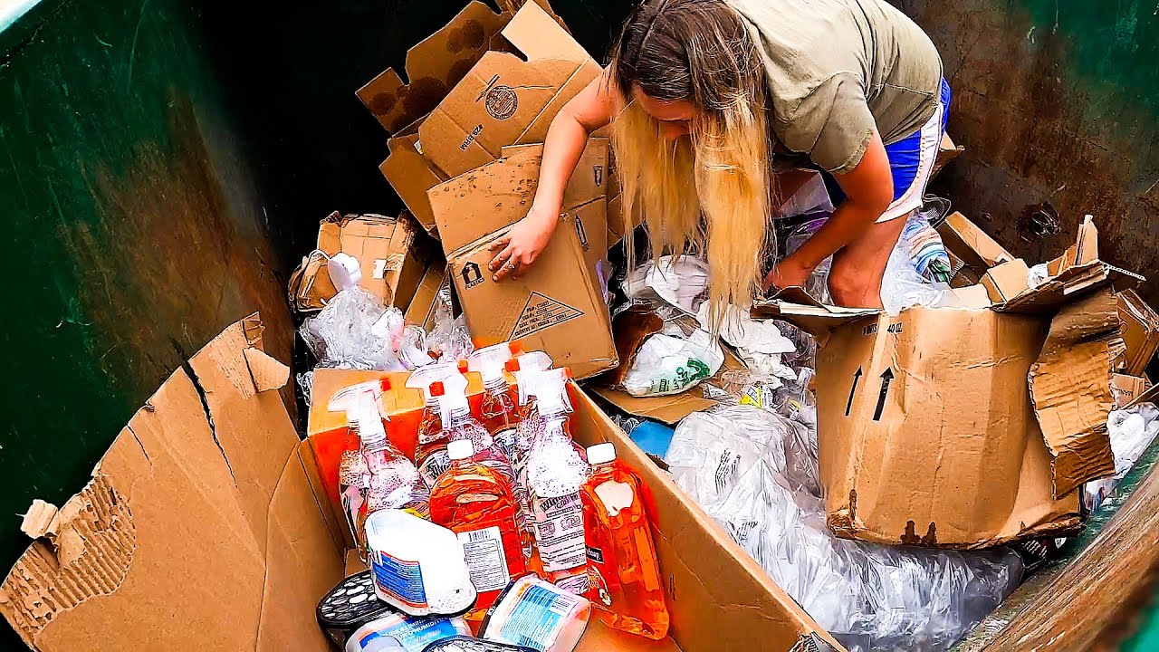 You Won't Believe All The Stuff We Found On This Dumpster Diving Adventure!