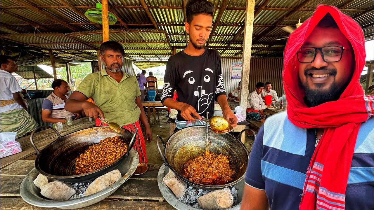 ৪০ বছর ধরে সপ্তাহে মাত্র দুইদিন হাটের পাশে গরুর গোস্তো দিয়ে সাদাভাত বেচেন হাবিবুর ভাই 👍