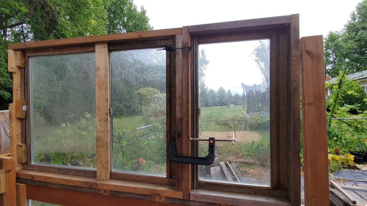 DIY Frugal Pallet Greenhouse Build Pt 6