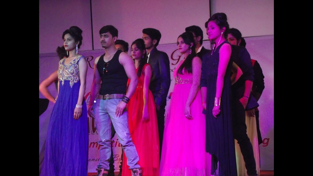 couple ramp walk