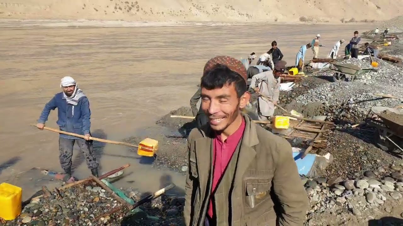 استخراج طلا در افغانستان از شن و ماسه!معادن طلای افغانستان