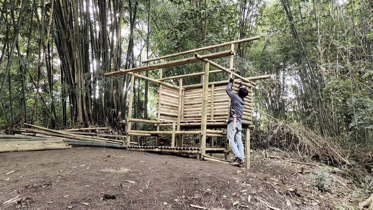SOLO CAMPING MEMBUAT PONDOK BAMBU MUNGIL DAN CANTIK DI HUTAN