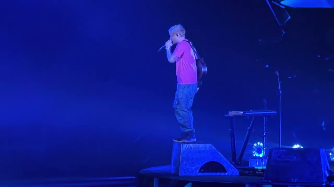 Ed Sheeran - Shivers (Live Paris Le Zénith 2025-12-01)