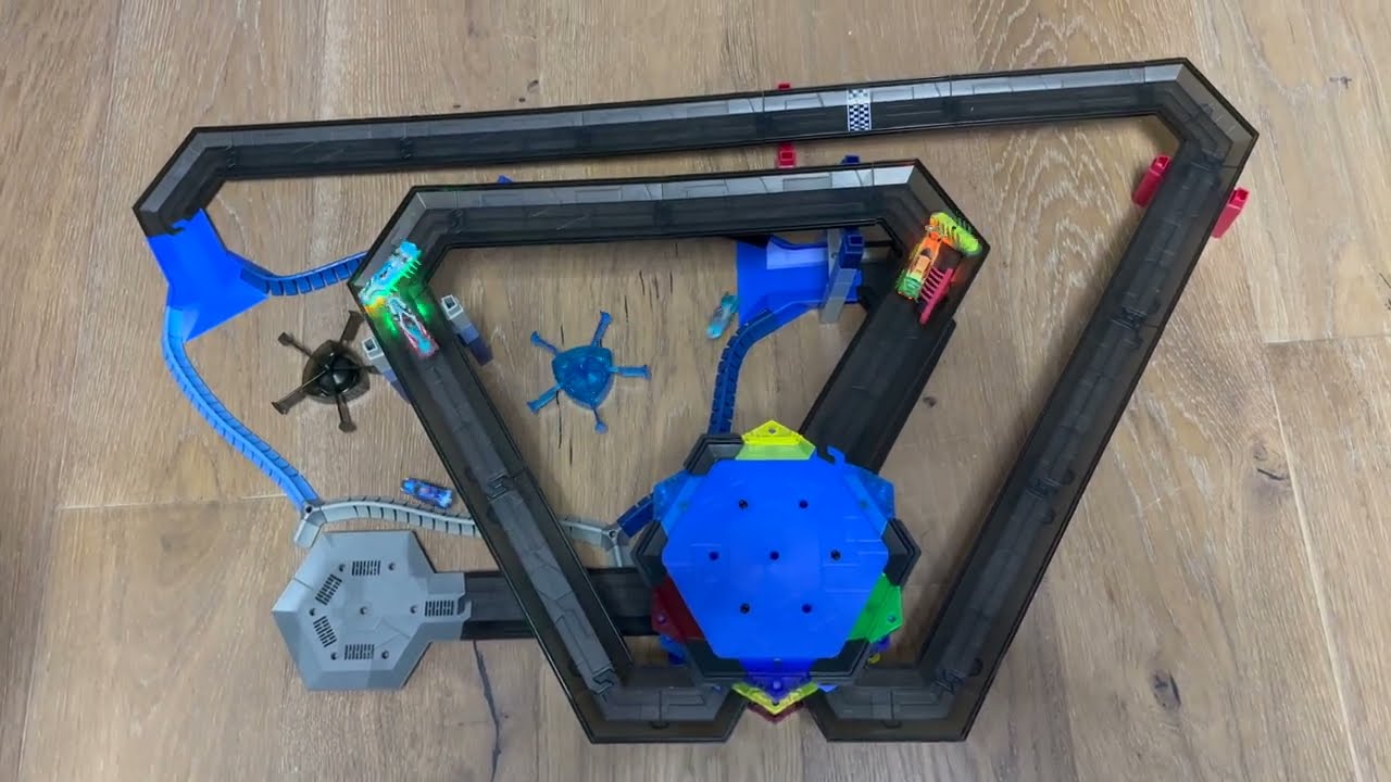 Playing with the HEX BOTS (HEXBUG) Nanotopia Playset!