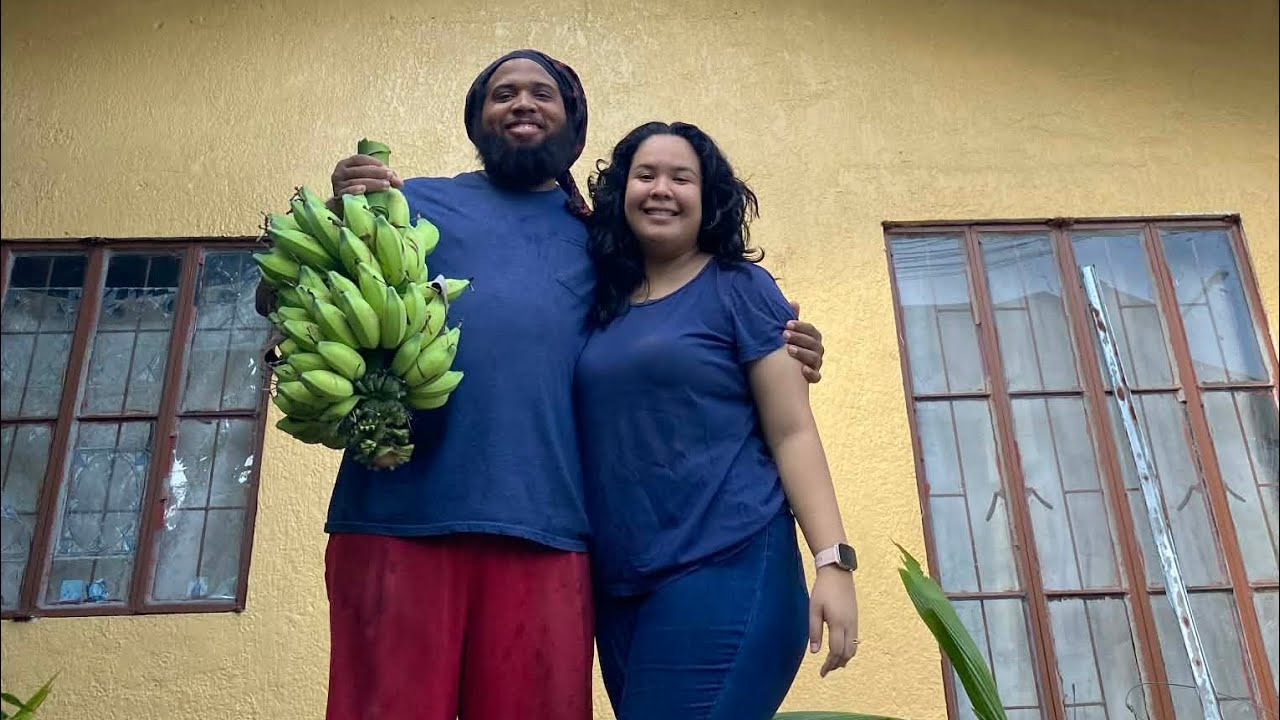 THIS is how you garden in the PHILIPPINES! 🇵🇭 🍈🍉🍊🍌🍌🍍🥭🍓🍒🍏🥑🥦🥬🥒🫑🍅