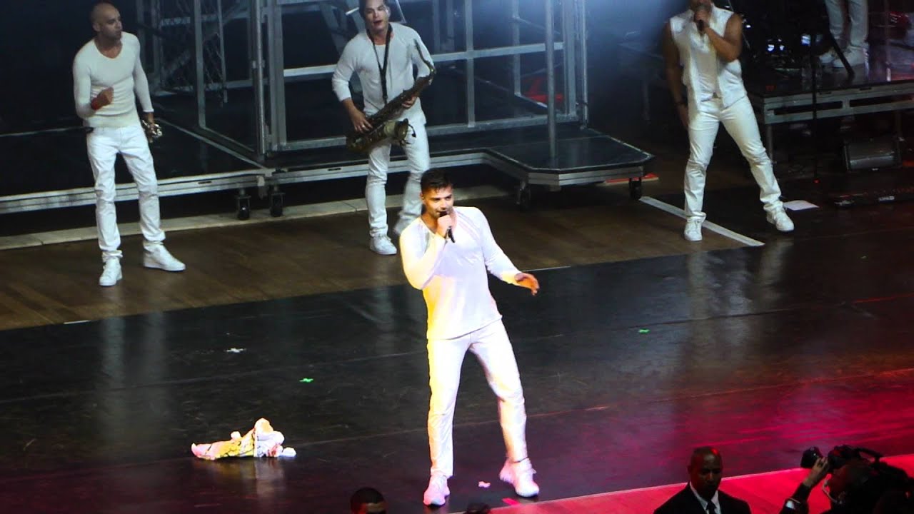 Ricky Martin - La Bomba / Pegate - São Paulo 26/08/11 MASTour HD[1080p]