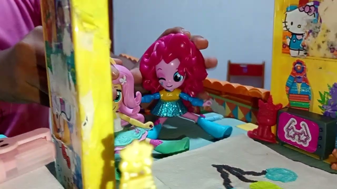 Ecuestria girls capitulo 3 (2da parte). La pijamada real.