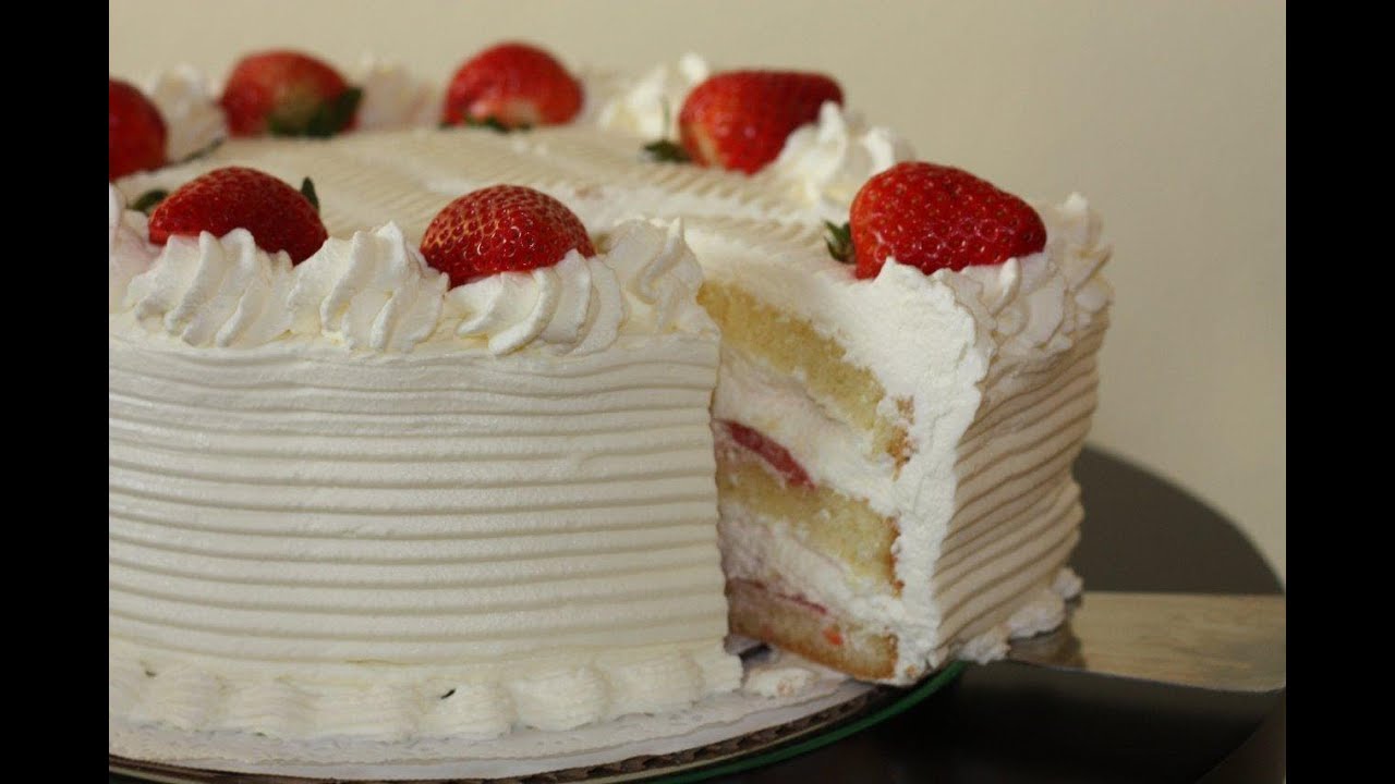 White cake with strawberries recipe and decoration