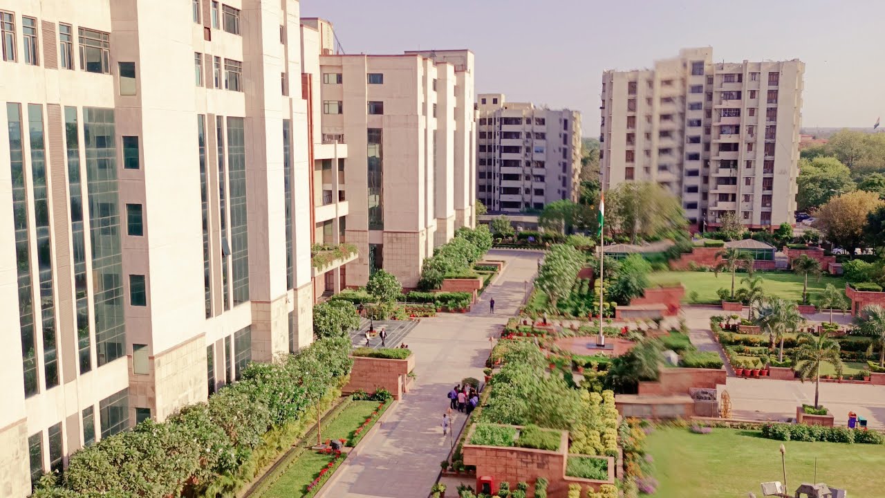 Saket Court New Delhi full video