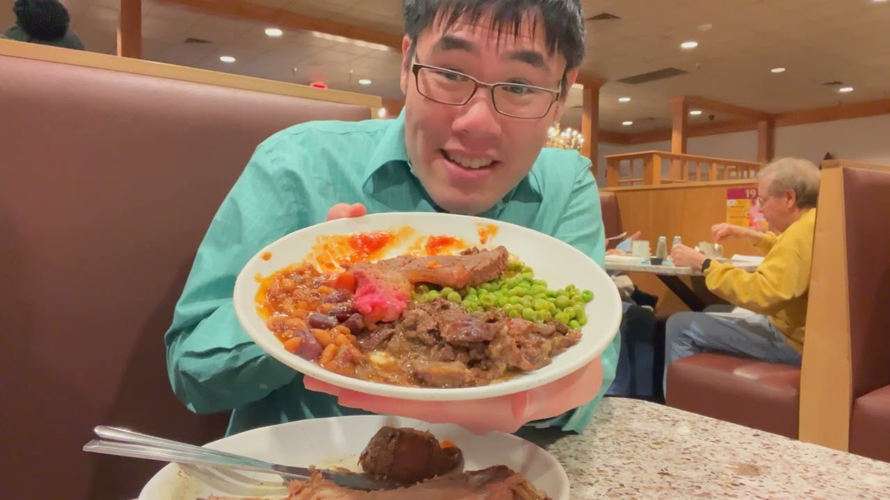 Eating at America’s Largest Buffet – Shady Maple Smorgasbord