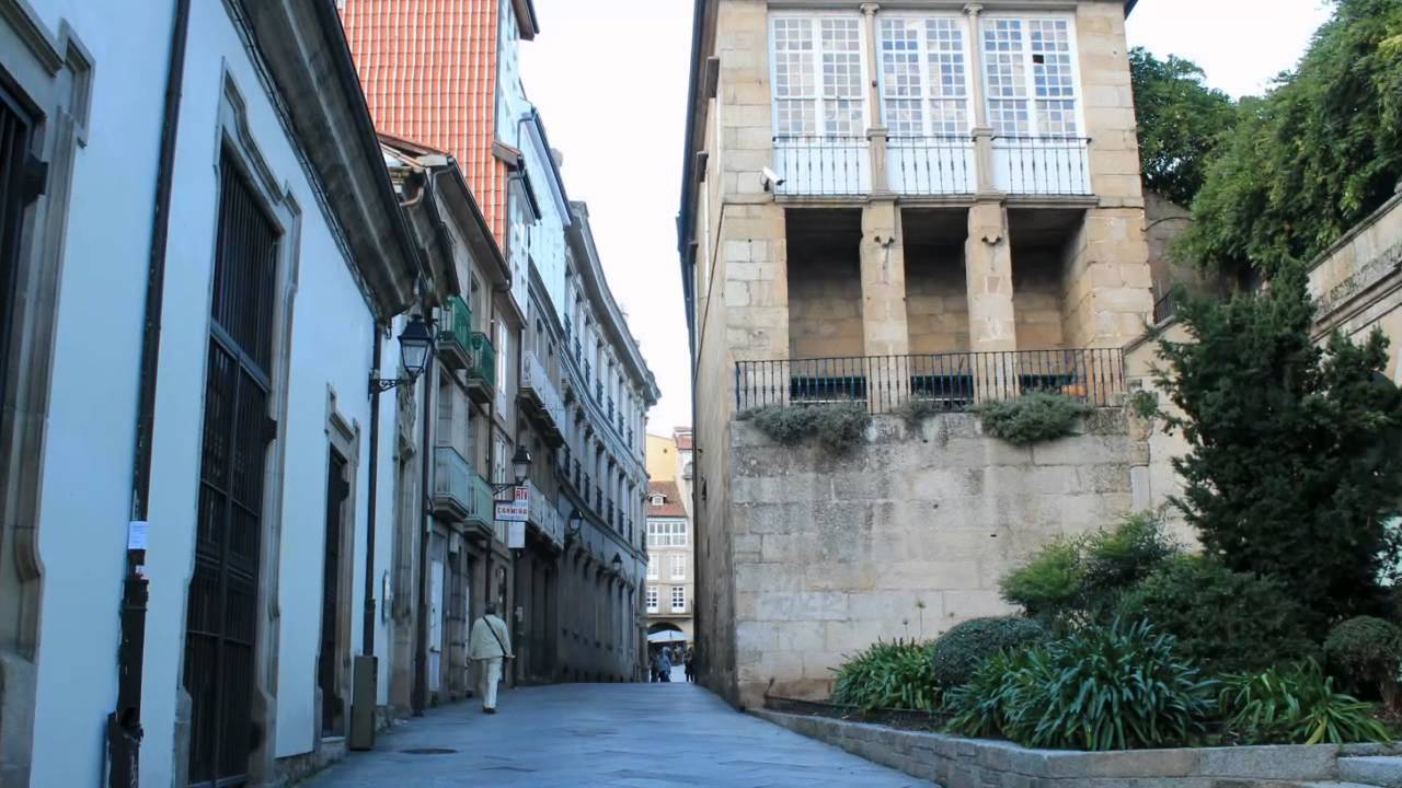 Ourense  Galicia  España . Música : Bolero instrumental : Leo Aleman