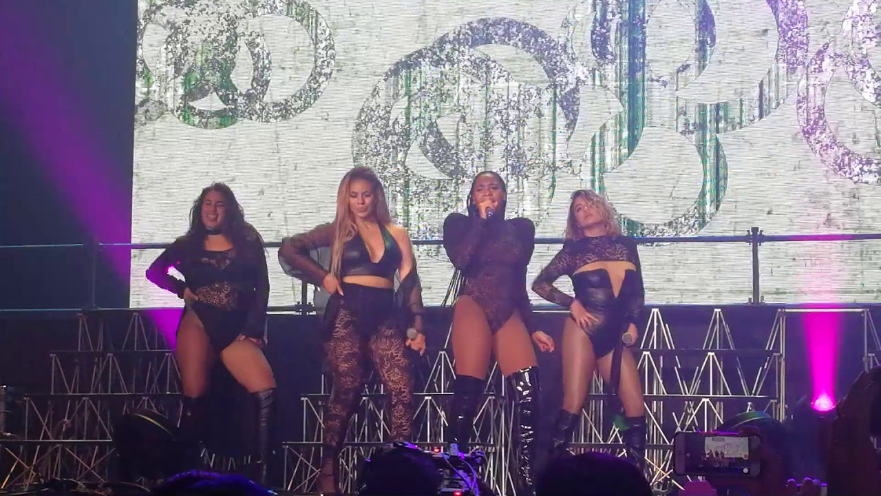 Fifth Harmony-All in my head+ He like that live Bangkok