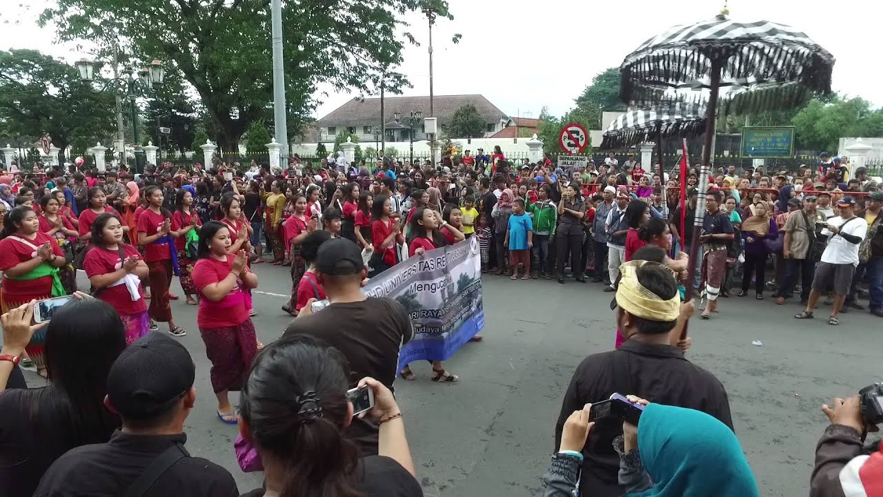 Pawai ogoh ogoh   ISI Yogyakarta 2016 HD
