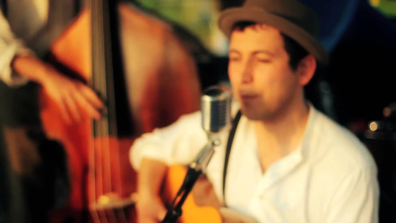 Trio Manouche - Tu Vuò Fà L'Americano
