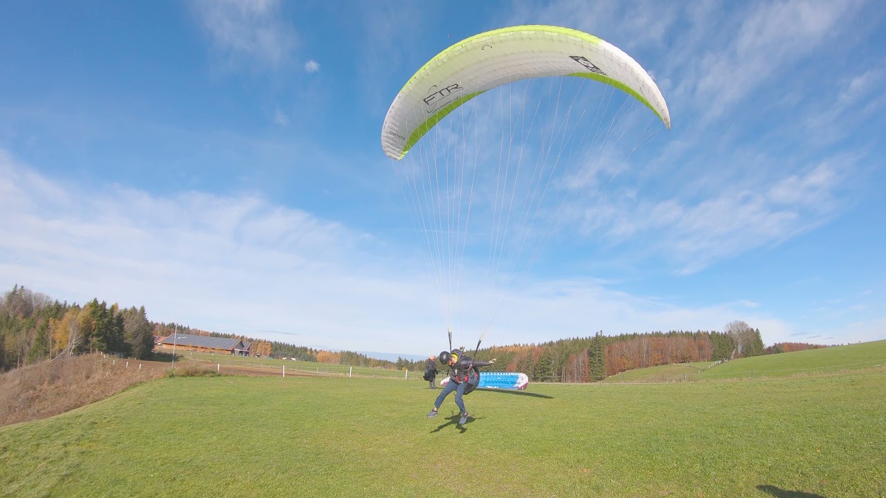 Der Ausländer fliegt immer! Starker Tag am Schrattenbach - Gleitschirm BGD Base 2