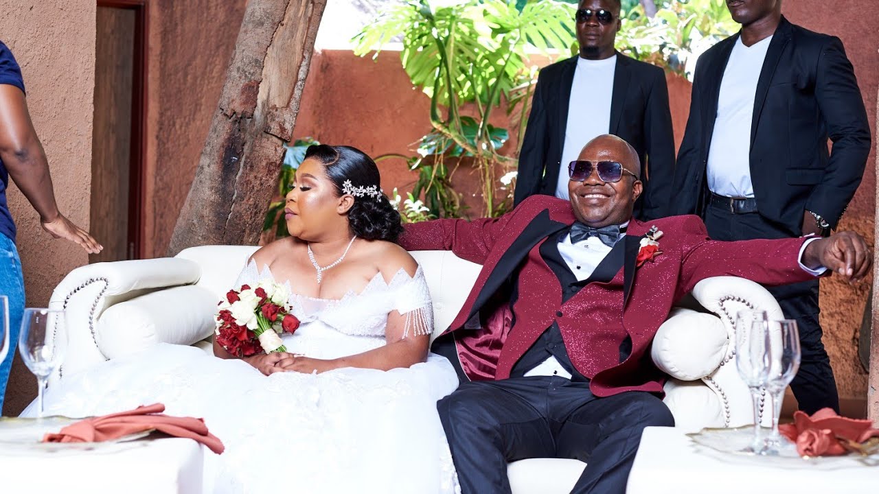 Jah Prayzah Sings @Sekuru and Ambuya Tasvu's Wedding A MUST WATCH 2 p.m
