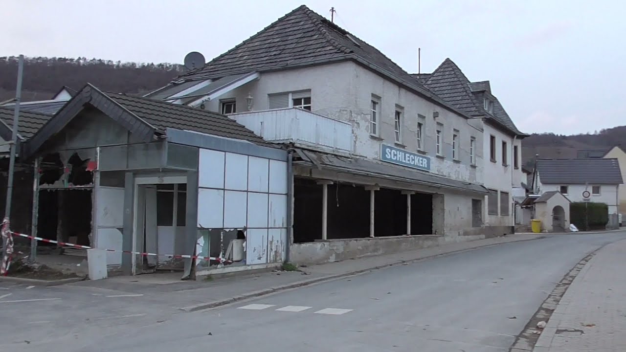 Hochwasser Katastrophe Ahr- Mayschoß 4 Monate nach der Flut germany  flood Flut Ahrtal Ahrweiler
