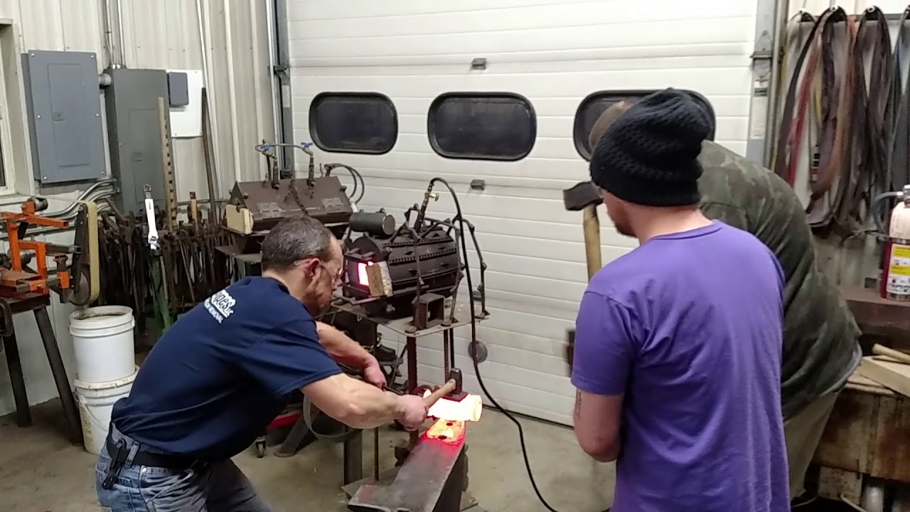 Forging a 16# sledge hammer