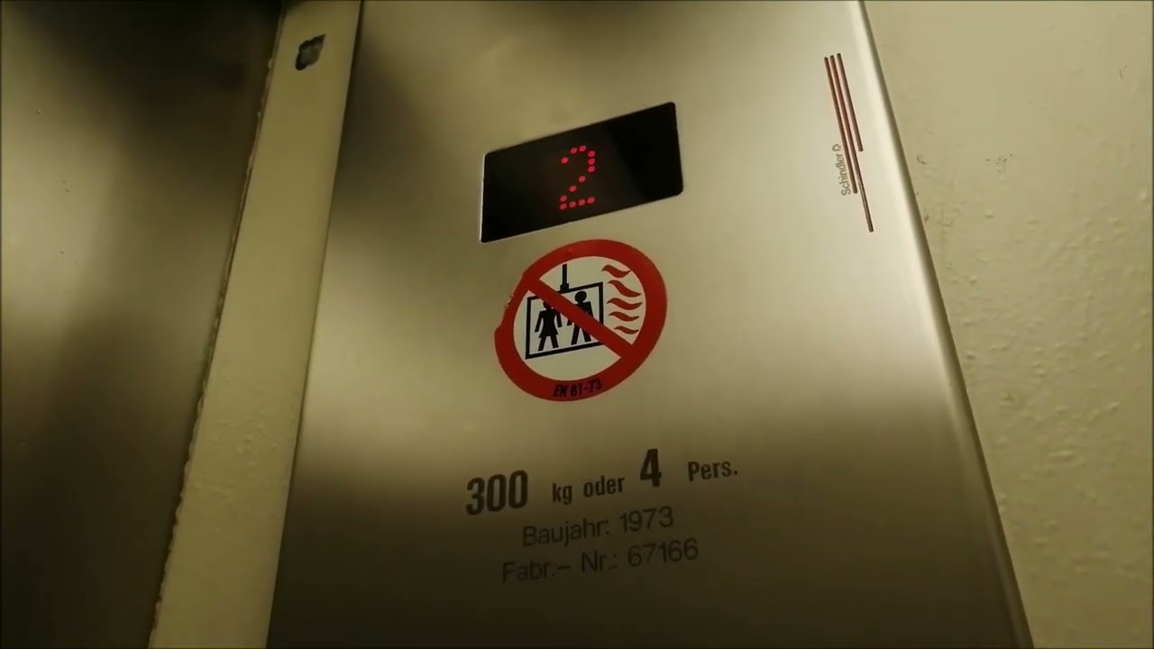 Schindler Aufzug aus dem Baujahr 1973 in einem Wohnhaus in München