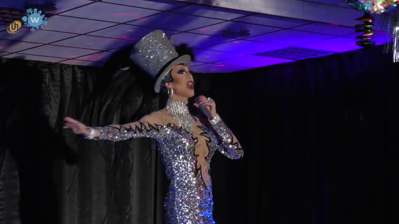 Travestieshow van Carnavalsvereniging de olietrappers | Helmond