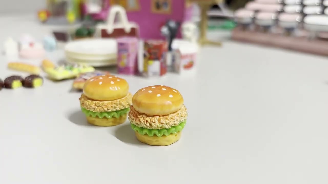 Minis for Chalandoy’s pre-loved Sylvanian Families house.