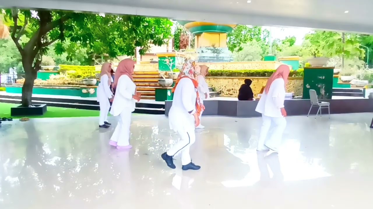 Mountain Mama  Line Dance / Coreo. Ulinda Rizki Pawuri, Indah Nurul & @Roosamekto  (INA) 