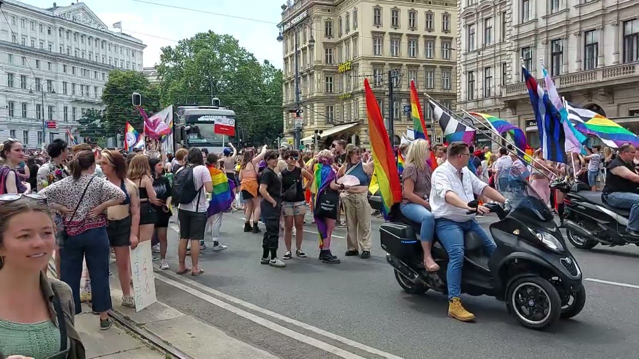 Regenbogenparade Wien Vienna Pride 2023