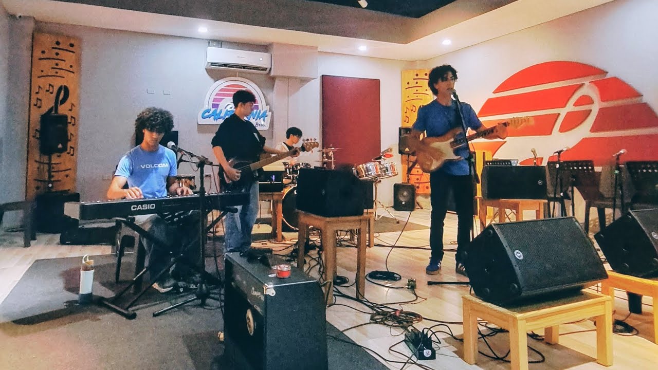 Scar Tissue interpretada por la Banda K-cofonicos en la ciudad de Barranquilla