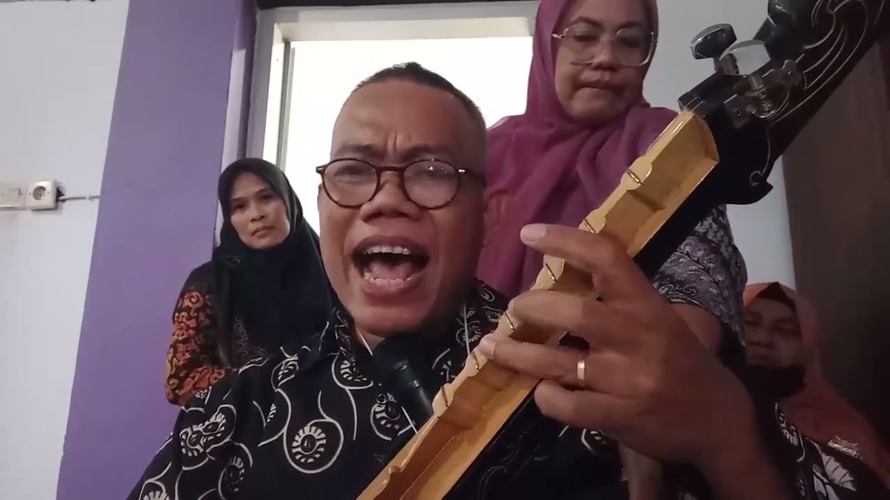 Dahsyat! Permainan Kecapi Bugis Gambus Indonesia Sambut MABA by Andi Agussalim AJ