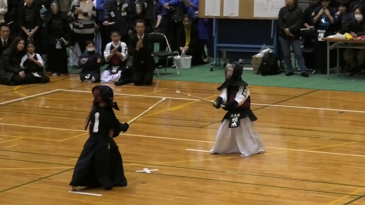 12 綱大決勝（第34回東広島市少年剣道学年別選手権大会 小学1年生の部決勝 2019年11月24日）
