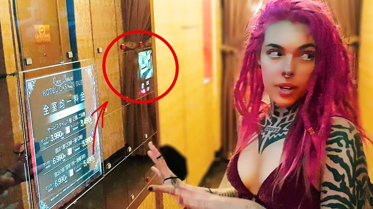 Sneaking inside a LOVE HOTEL in Japan