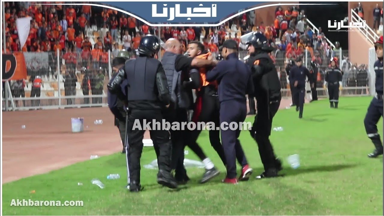 إقصاء نهضة بركان من الكونفدرالية.. تدخلات أمنية بعد غضب الجماهير