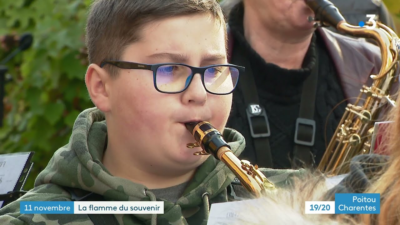 Cérémonie du 11 novembre, la fanfare de Châtellerault