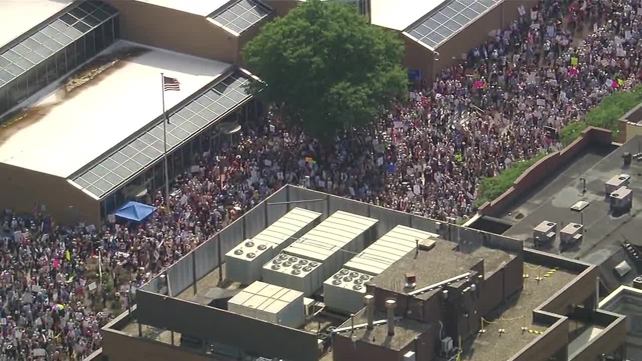 VIDEO: Thousands gather in Ann Arbor for No Kings protest