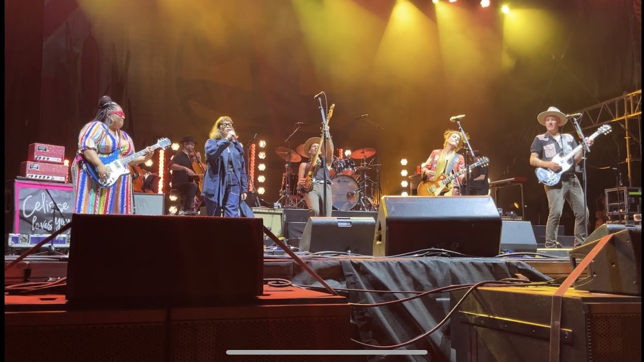 Brandi Carlile feat. Celisse & Jess Wolfe of Lucius covering Live and Let Die & We Are the Champions