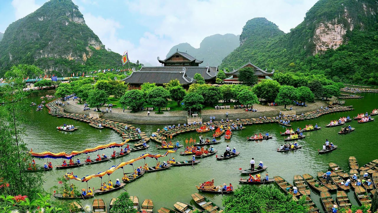 Trang An Grottoes, Uniqueness of Ninh Binh.