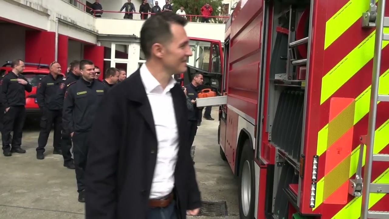 MAKARSKI VATROGASCI DOBILI NOVO VOZILO