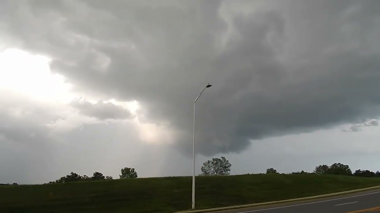 Wall Cloud on east Harrisonburg, VA Severe warned supercell 7.11.25