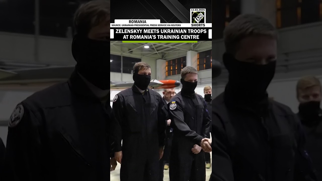 Президент Украины Зеленский встретился с украинскими военнослужащими в румынском учебном центре.