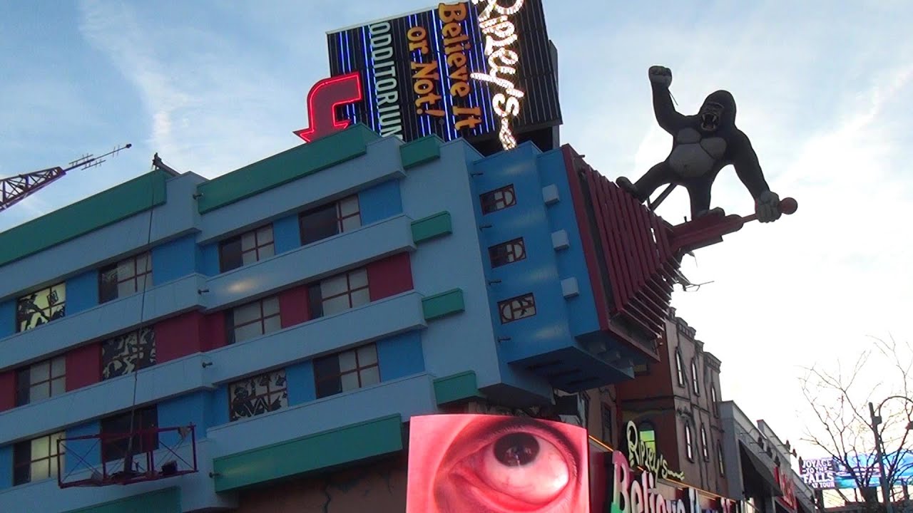 3D NIAGARA FALLS, CANADA  Clifton Hill - Side by Side 3D