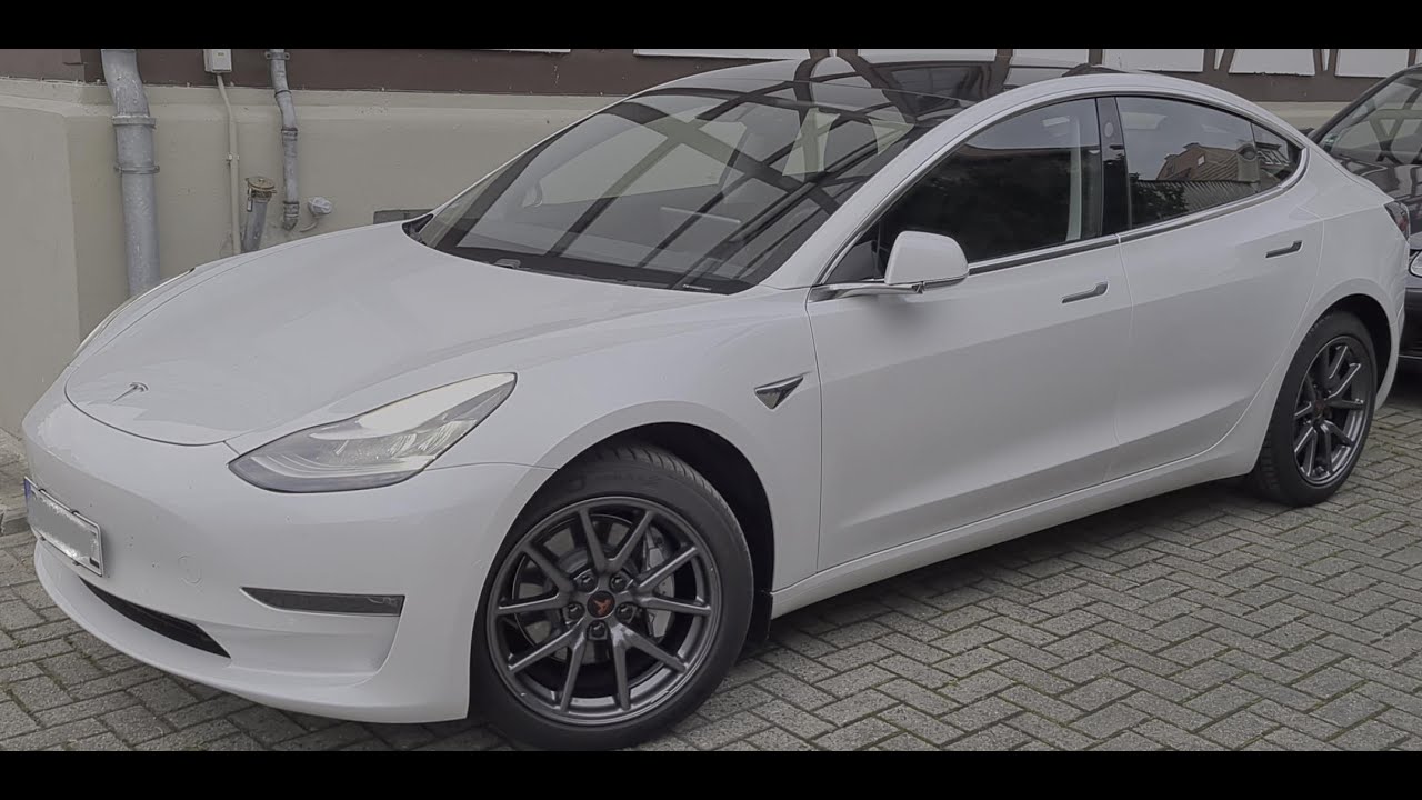 Im Model 3 Kofferraum und vordere Haube automatisch mit Gasdruckdämpfern öffnen